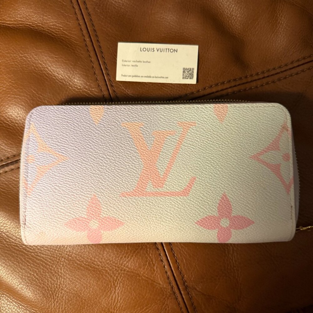 The City Zippy Wallet Sunrise Pastel Pink